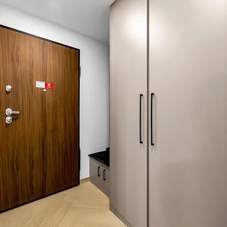 Διαμέρισμα Mokotow Superior Living By Bookinghost